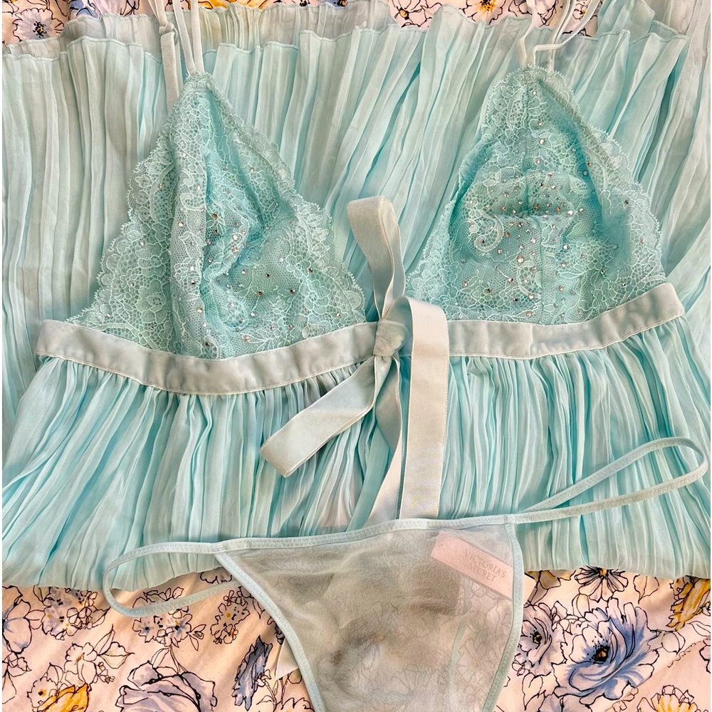 Victoria’s Secret Lingerie (large). New with tags
